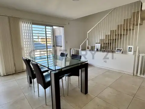 triplex 2 dormitorios en venta , 12 e 511 y 510