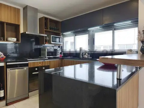 12 entre 510 y 511 2100, Piso 0