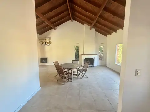 Casa en Venta con 2 cocheras