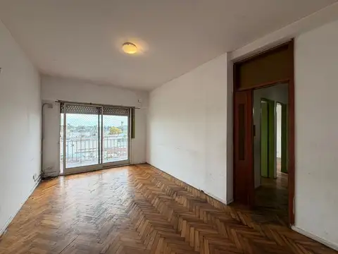 CUATRO AMBIENTES CON BALCÓN, LAVADERO Y DOS BAÑOS EN ALQUILER. MATADEROS