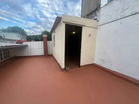 Depto Tipo Casa en Alquiler en Mataderos, $ 1.000.000