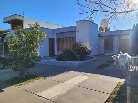 Carlos W. Lencinas 1000
