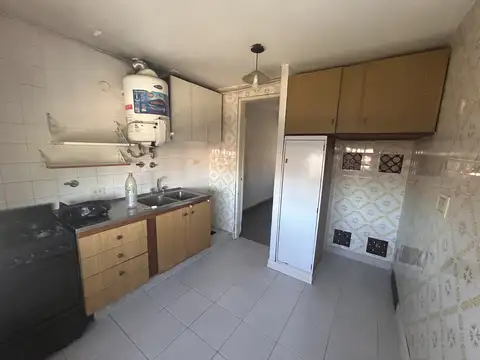 Catamarca 100, Piso 1