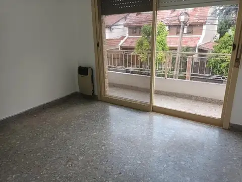 Depto Tipo Casa en Alquiler en Villa Adelina, $ 1.300.000