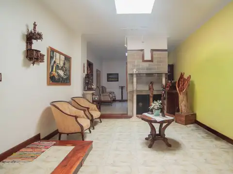 Casa 5 ambientes con 3 baños