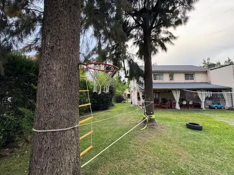 Casa 5 ambientes con 3 baños