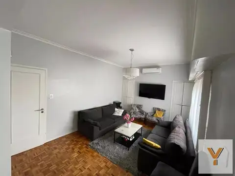 Departamento en venta - 5 Dormitorios 2 Baños - Flores