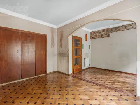Departamento en Venta de 4 dormitorios y jardín propio en San Telmo.