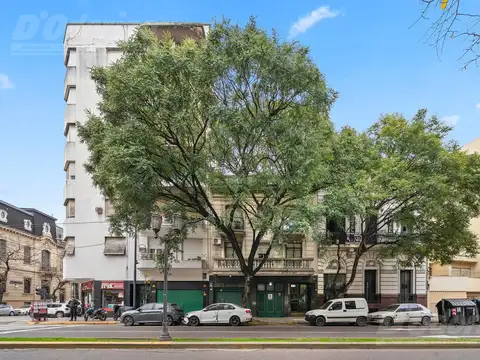 Av. Caseros  al 600 - 2º Piso