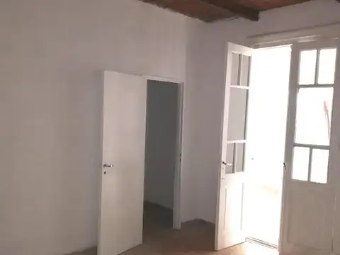 Casa en Alquiler con 1 cochera