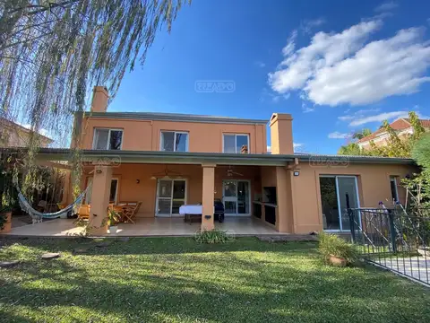 Casa en Venta en Pilar del Este - Los Jazmines, USD 278.000