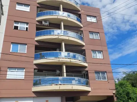 Exc. depto 2 dorm balcon ctrafte Las Heras al 1395
