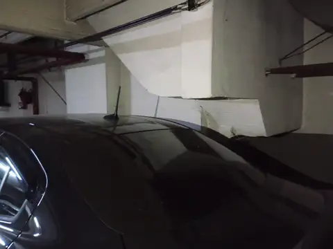 Av. Caseros 700, Piso PB