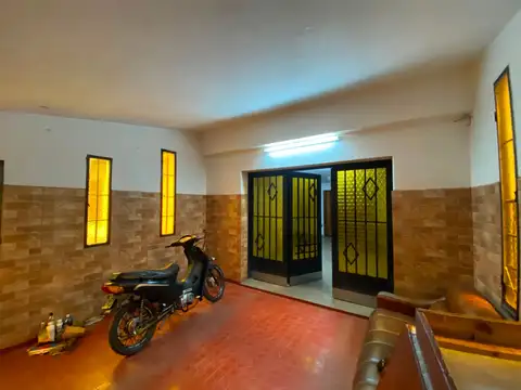 CASA + 2 DEPARTAMENTOS – B° PARQUE LICEO SECC II