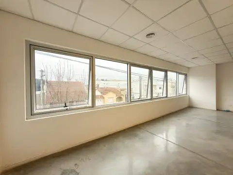 OFICINA SEMICENTRICA EN ALQUILER