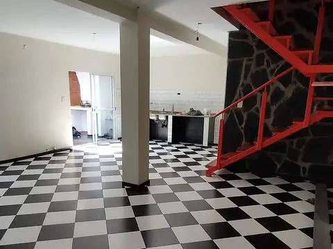 Depto Tipo Casa en Venta con 1 cocheras