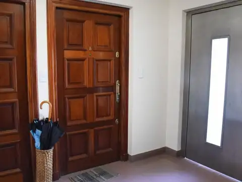 Depto Tipo Casa 4 ambientes con 2 baños