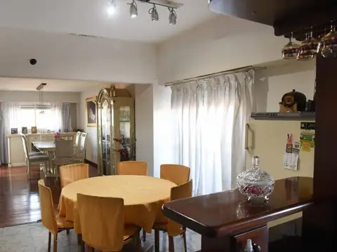 Depto Tipo Casa en Venta con 2 cocheras