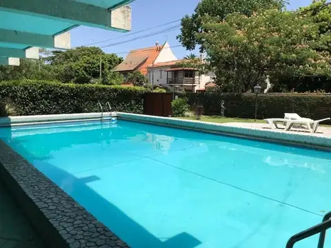 Casa en Venta con 6 cocheras