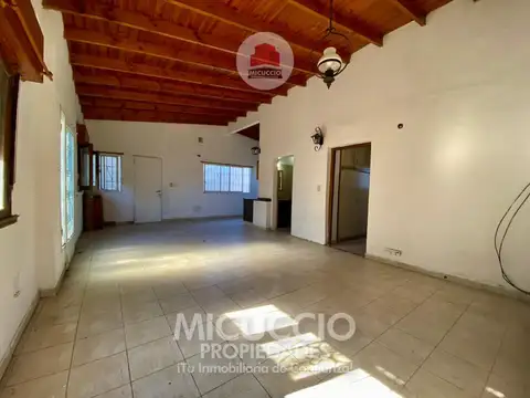Casa 3 ambientes con 1 baño