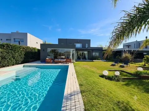 Casa en Venta de 4 dormitorios