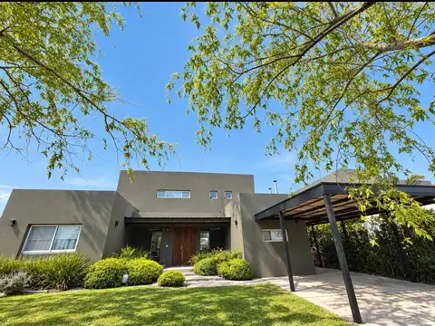 Casa en Venta en San Benito, USD 650.000