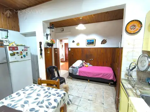 Casa 2 ambientes con 1 baño
