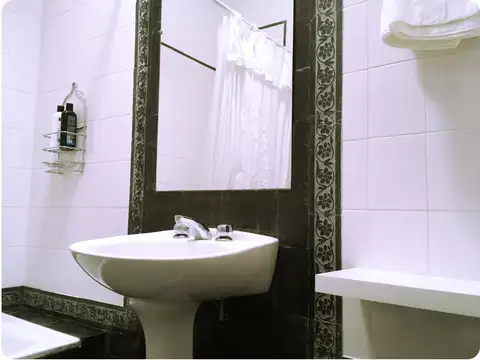 Casa en Venta con 4 cocheras