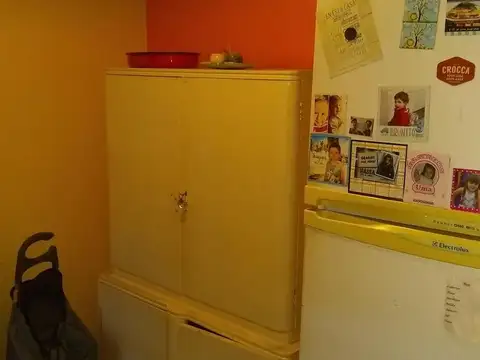 PH , DESARROLLADO EN  PLANTA BAJA  Y PLANTA ALTA. C/ PATIO, SIN EXPENSAS   EXCELENTE UBICACIÓN!