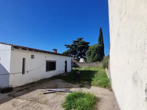 Vendo casa con Galpón en Moreno A METROS AUTOPISTA