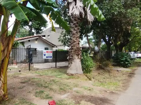 VENTA CASA 3 AMBIENTES EN DEL VISO CON COCHERA