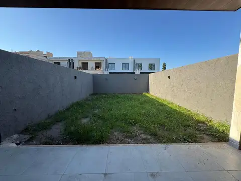 Casa 6 ambientes con 3 baños