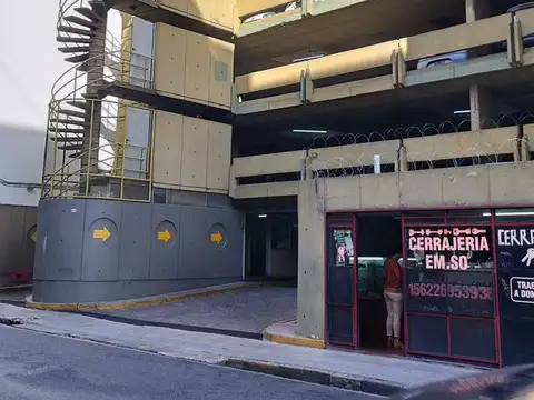 Venta Cochera Fija por rampa en 1er piso