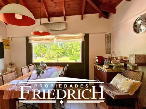 Casa en Venta con 2 cocheras