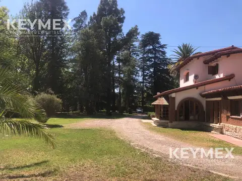 Casa en Venta en Las Paredes, USD 1.800.000