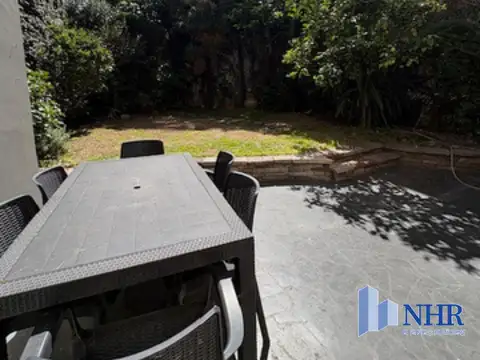 ESPECTAC CASA 3 PLANTAS 7 AMB+ GR JARDIN Y GARAGE 2 AUTOS S/GR LOTE PROPIO