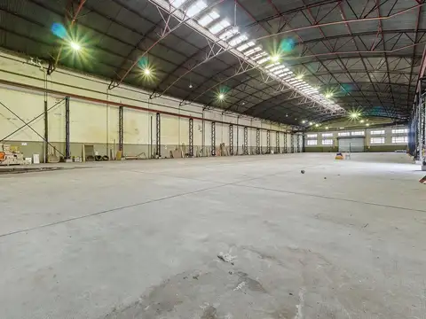 Alquiler galpón industrial con oficinas - Doble Ingreso - Logística última milla