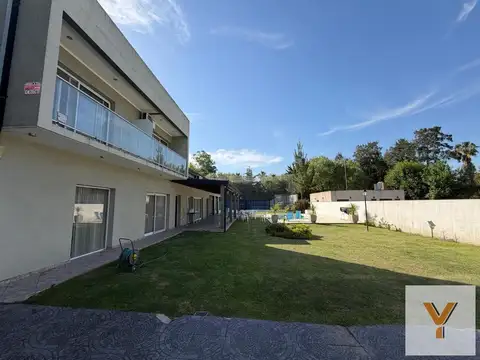 Casa en Venta - 2 Dormitorios 2 Baños - 1000mts - La Plata