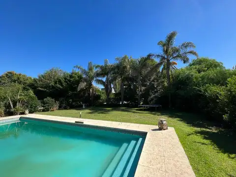 Casa 5 ambientes con 2 baños