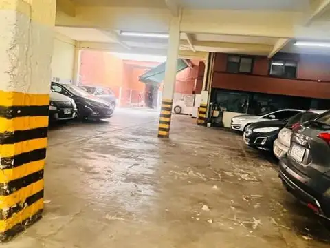 Alquilo cochera fija en Barracas a 1 cuadra de M de Oca..