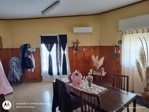 VENTA CASA + GALPON EN ESQUINA