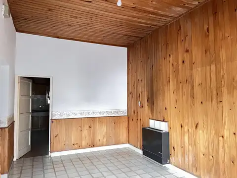 Casa 7 ambientes con 2 baños