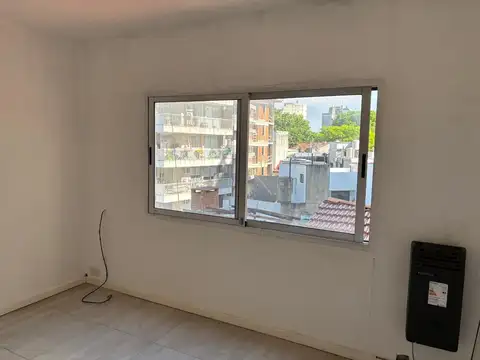 Alvarez Thomas 1200, Piso 4