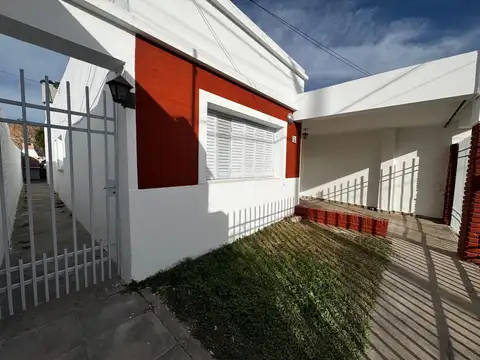 Casa 5 ambientes con 1 baño