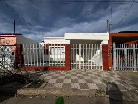 VENTA CASA 2 DORMITORIOS EN ALTO ALBERDI
