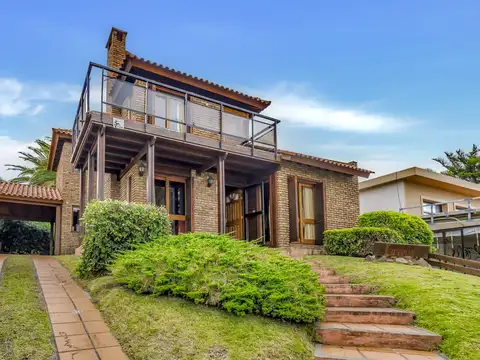 Venta Casa de 3 dorm.  Frente al Mar Piriápolis!