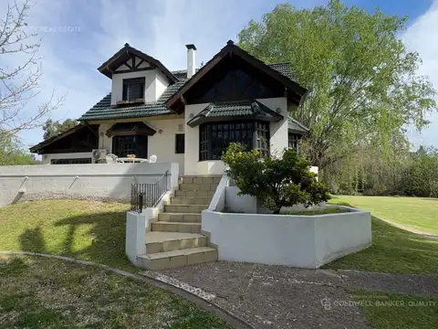 Casa 5 ambientes con 3 baños