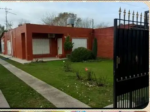 CASA 4 AMB EN VIRREY DEL PINO-OFRECE FINANCIACIÓN