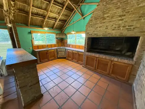Venta Terreno con Quincho y Pileta en Chacras de Martin Fierro