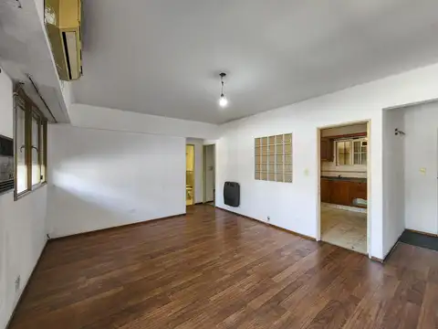 Departamento 2 dormitorios con cochera de oportunidad en el Centro